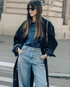 Denim Shirt Outfit Ideas, Total Denim Outfit, Full Denim Outfit, Denim 2023, Fashion Week Nyc, Outfit Ideas Stylish, Shirt Outfit Ideas, Casual Denim Shirt