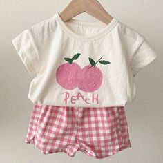 Casual Cotton Gingham Sets, Casual Gingham Cotton Sets, Spring Cotton Sets In Short Style, Short Cotton Sets For Spring, Cotton Spring Sets In Short Style, Playful Gingham Sets For Spring, Cute Summer Playwear Shorts, Summer Plaid Short Sleeve Sets, Summer Plaid Sets With Short Sleeves