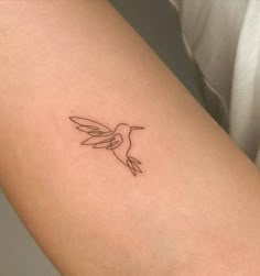 Simple Dainty Tattoos For Women, Minimalist Hummingbird Tattoo Simple, Small Tattoos Birds, Simple Bird Tattoos For Women, Hummingbird Tattoo Minimalist, Small Hummingbird Tattoo Simple, Bird Tattoo Simple, Hummingbird Tattoo Simple, Minimalist Hummingbird Tattoo