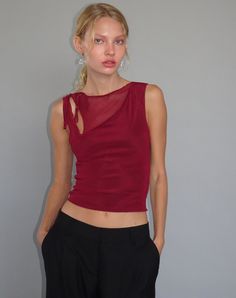 Red Mesh Top Outfit, Red Sleeveless Top Outfit, Sleeveless Top Outfit, Rad Outfits, Interesting Style, Elegant Tank Tops, Red Sleeveless Top, Evening Tops, Party Dress Long Sleeve