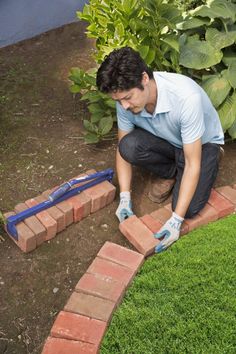 Brick Garden Edging: Beautify Your Outdoor Space in 12 Steps - This Old House Brick Landscape Edging, Mowing Strip, Landscape Edging Stone, Brick Flower Bed, Landscape Bricks, Garden Edge, Brick Border, Brick Garden Edging, Flower Bed Edging