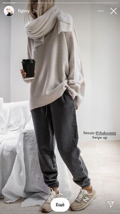 Gray On Gray Outfit, Joggers Outfit Women, Mode Casual, 가을 패션, Outfits Casuales, Comfy Outfits, Capsule Wardrobe, Casual Chic, Everyday Fashion