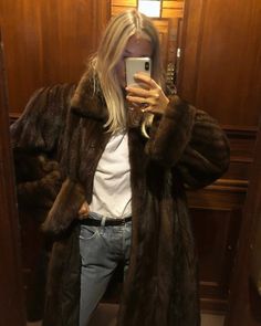 Brown Fur Coat, Brown Fur, Looks Street Style, Fall Aesthetic, Looks Chic