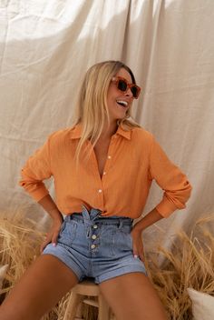 Orange Dalo Shirt Orange Shirt Outfit, Shirt Outfit Summer, Parisian Women, Orange Long Sleeve, Womens Sleeveless Tops, Casual Summer Tops, Orange Shirt, Casual Tops For Women, Dressy Tops