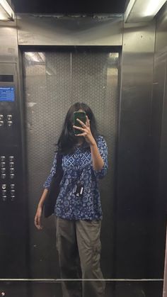 #shorthairstyles #toteaesthetic #officewear #shortkurtis  #elevatorselfie Desi College Outfits Indian, Desi Wear Aesthetic, Indian Everyday Outfit, Desi Dresses Casual, Ethnic Day Outfits, Desi Fits Casual, Desi Fashion Casual Jeans, Kurti For College Wear, Casual Kurti Outfits