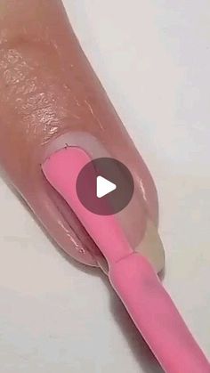 Painted Nail Art Designs, How To Make Designs On Nails, Easy Beginner Nail Art Step By Step, How To Polish Nails, Nail Squiggle Design, Gel Nail Art For Beginners, How To Do Designs On Nails, Nail Ideas To Do At Home, Nail Video Ideas