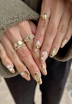 White Chrome Nails, Nail Design Glitter, Golden Nails, Chrome Nails Designs, Pearl Nails, Jelly Nails, Gem Nails