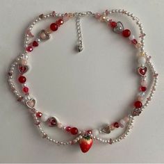 Beaded Jewelry Patterns Simple, Cute Heart Jewelry, Y2k Bead Necklace, Beading Wire Jewelry, Beaded Choker Diy, Necklace Charm Ideas, Pretty Beaded Necklaces, Necklaces With Charms, Aesthetic Jewelry Ideas