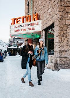 Blundstone Women Outfit Winter, Brown Blundstone Outfit, Blundstone Outfit Winter, How To Style Blundstone Boots, Blundstone Rustic Black, Blundstone Rustic Brown, Blundstone 585 Rustic Brown, Blundstone Women Outfit, Brown Chelsea Boots Outfit