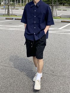 Asian Streetwear Men Summer, Ootd Boy Casual, Home Outfit Men, Short Guy Outfits, Rocker Style Outfits, Big Boy Clothes, Casual Home Outfits, Black Shirt Outfits, Pop 100