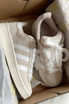 Campus 00s #adidas #campus #00s Спонж Beauty Blender, Adidas Campus Shoes, Pretty Sneakers, Adidas Campus 00s, Back To School Shoes, Preppy Shoes, Shoe Wishlist