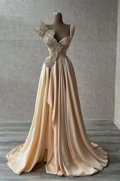 Elegant Sleeveless A-line Prom Dresses Long With Split – Ballbella डिजाइनर कपड़े, Pleated Party Dress, Dream Prom, Green Prom, Diamond Dress, Elegant Prom Dresses, فستان سهرة, A Line Prom Dresses, Dress Boutique