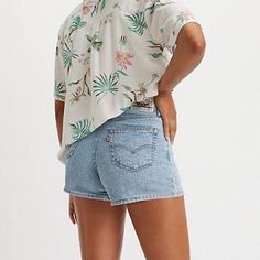 80s Mom Women's Shorts - Light Wash | Levi's® US Levi’s Shorts, Levi Shorts Outfit, 80s Mom, Levis Shorts, Fashion Decades, Vintage Levi Shorts, Clothing Wishlist, Levi Jean Shorts, Stop Talking