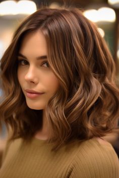 Amazing shoulder for women | Trendy hairstyle ideas | Easy hairstyle ideas Light Brown Hair Bob Shoulder Length, Shoulder Length Hair Highlights, Shoulder Length Hair Styling, Shoulder Length Hair Color, Brown Hair Color Highlights, Medium Length Brown Hair With Highlights, Short Caramel Hair, Light Caramel Brown Hair, Shoulder Length Hair Brown