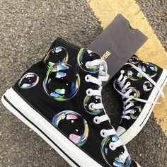 Custom Painted Converse, Walk Everyday, Painted Shoes Diy, Walking Everyday, Converse Chucks, Mode Shoes