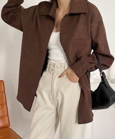 Brown Loose Shirt Outfit, Shirt Tshirt Outfit Women, Shirts Inspo For Women, Brown Shirt Styling, Aesthetic Business Woman Outfit, Brown Button Shirt Outfit, Brown Summer Clothes, Brown Outfit For Summer, Aesthetic Blouse Outfit