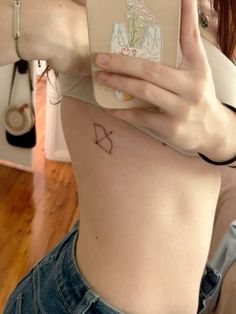 Style Tattoo Taylor Swift, Tattoo Ideas Bow And Arrow, Taylor Swift Trio Tattoo, Tattoo Ideas Reader, Tsoa Tattoo Ideas, Bow N Arrow Tattoo, Try Try Try Tattoo Taylor Swift, How And Arrow Tattoo, Taylor Swift Small Tattoo Ideas