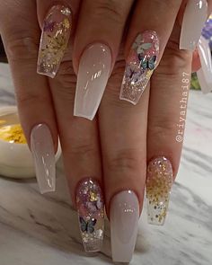 Clear Nail Designs For Fall, Classy Acrylic Nails For Work, Nude Nails With Color Design, Nails With Flowers Inside, Coffin Nail Ideas Simple, Nails With Glitter Polish, Clear Floral Nails, Nails With Dried Flowers, Encapsulated Nails Flowers