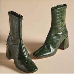 Silent D Heeled Ankle Boots Crocodile Pattern Green Size Eu 36w True To Size New Comes With Original Shoe Box And Wrapping Paper Sorel Booties, Crocodile Boots, Villain Era, Green Ankle Boots, Navy Heels, Studded Ankle Boots, Winter Leather Boots, Thigh High Boots Heels, Leather Heeled Boots