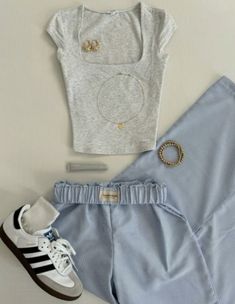 Outfit Inspo Preppy, Put Together Outfits, Stockholm Outfit, Studio Seven, Casual Preppy Outfits, Cute Lazy Day Outfits