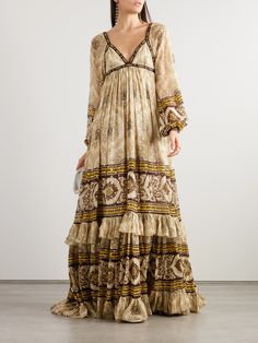 Etro's exquisite gown is decorated with the label's signature paisley swirls and flecked with gold fil coupé spots. It's cut from lightweight silk-blend jacquard with a grosgrain-trimmed empire bodice and flowing skirt that falls in ruffled tiers. Complement the V-neckline with a delicate gold-tone pendant. Luxury Baroque Print Dress, Jacquard Gown, Exquisite Gowns, Paisley Print Dress, Flowing Skirt, Tulle Wedding Dress, Net A Porter, Silk Printing, Beautiful Outfits