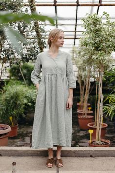 Maggie's dress's comfy yet elegant design will fully match any day's mood. * Made of 100% OEKO-TEX certified, washed and soft medium weight linen (160 g/m²) * Relaxed silhouette dress * V-neckline * 3/4 flounce sleeves * French seams * Loose gathering at the chest * Two side-seam pockets * Color in the picture: Willow Green Discover more of La Petite Alice organic linen clothes and accessories here: https://www.etsy.com/shop/Lapetitealice **The shipping cost may vary depending on the shipping ad Casual Linen Dress With Floral Embroidery, Embroidered Long Sleeve Linen Dress For Spring, Maxi Dress Fall, Cream Linen Dress, Japanese Fashion Women, Green Linen Dress, Silhouette Dress, Willow Green, Linen Dress Women