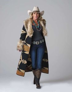 Country Rock Outfit, Southwestern Clothing, Ranch Fashion, Womens Western Fashion, Real Cowgirl, Magazine Ideas, Cowgirl Style Outfits, Western Casual, Cowgirl Magazine