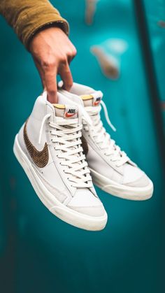 Casual Gym Shoes, Nike Blazer Outfit, Nike Blazers Outfit, Nike Gym Shoes, Blazer Mid 77 Vintage, Sneaker Outfits, Blazer Casual, Basket Style