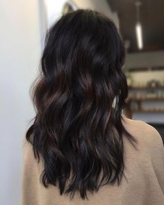 Dark Brown Hair Ideas, Brown Hair With Caramel Highlights, Brown Hair Shades, Hair Dyed, Subtle Balayage, Chocolate Hair, Chocolate Brown Hair, Hair Dark, Brown Hair Balayage