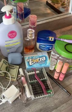 Baddie Essentials, Girly Items, Pretty School Supplies, Body Hygiene, Hygiene Care, Shower Skin Care, Hygiene Products, Pretty Skin Care, Bath And Body Care