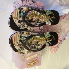 I Have A Pair Of Brand New Ladies Ed Hardy Cancun Sandals For Sale. They Are Size 5. Comes With Original Box. Ed Hardy Shoes, 2000s Sandals, Ed Hardy Clothes, Country Jeans, Collage Pics, 2000s Clothing, Vintage Sandals, Ladies Sandals, Buy List