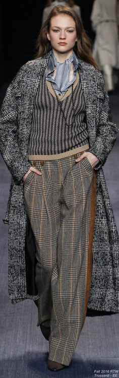 Fall 2016 Ready-to-Wear Trussardi Boho Winter, Tweed Pants, Mode Boho, Fashion Boho, 2016 Fashion, Fall 2015, Fall 2016