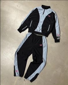 Tracksuit Photoshoot, Tracksuit Ideas, Tracksuit Aesthetic, Track Suit Outfit, Track Outfits, Y2k Tracksuit, Guys Fashion Casual