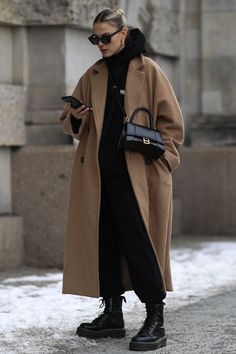 Winter Cool Outfits, Down Coat Outfit, Winter Clothing Styles, Winter Outfit Street Style, Outfit Women Winter, Winter Fashion 2022, Skandinavian Fashion, Winter Fashion Outfits Casual, Winter Outfits Cold