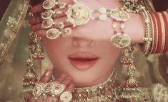 Avara Mari Umrao Jaan, Royal Family Portrait, Indian Goddess, Bollywood Couples, Asian Jewelry, Most Beautiful Eyes