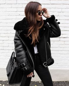 Winter Mode Outfits, Mode Zara, Pilot Jacket, Aviators Women, Leather Jacket Outfits, Style Winter, Aviator Style, Black Women Fashion, Cozy Winter