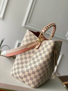 ?? SIZE 26.0 x 26.0 x 17.5CM Néonoé Mm, Louis Vuitton Neonoe, Vuitton Bag, Bags Designer Fashion, Louis Vuitton Speedy Bag, Vuitton Handbags, White Bag, Louis Vuitton Handbags, Look Fashion