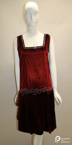 1927 Evening Dress 1927 Fashion, Twenties Fashion, 1920s Women, 20s Dresses, 20s Style, 1920s Dresses, Flapper Dresses, Mother Clothing