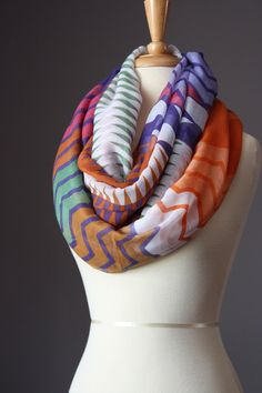 cute scarf Cozy Scarf, Tron, Fall Outfit, Infinity Scarf, Fashion Sense, Look Fashion, Passion For Fashion