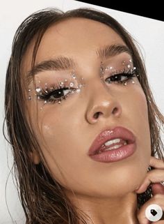 Makeup With Rhinestones, Crystal Makeup, Smink Inspiration, Makeup Eye Looks, Hooded Eyes, Festival Makeup