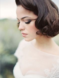 Short Hair Bride, Wedding Hairstyles And Makeup, Glam Bride, Hair Bride, Wedding Hairstyles Bride, Wavy Bob Hairstyles, Short Hairdos, Vintage Wedding Hair