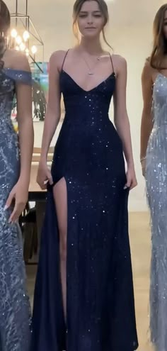 Détails de l'article :

 Numéro de produit : C2809

 Tissu : Paillettes

 Silhouette :Gaine

 Manches : Sans manches

 Style du dos : à lacets Blue Sequin Prom Dress, Deb Dresses, Prom Dress Inspo, V Neck Prom Dresses, Stunning Prom Dresses, Prom Inspo, Sequin Prom Dresses, Prom Dress Inspiration, Cute Prom Dresses