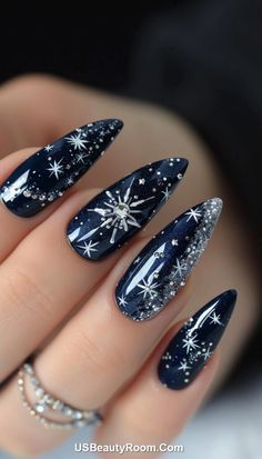 Celestial Nail Designs, Nail Art Moon, Celestial Nail Art, Nail Design 2023, Celestial Nails, Winter Nails Christmas, Blue And Silver Nails, Bday Nails, Natural Gel Nails