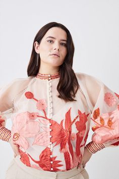 Stitching Styles, Fancy Dress Ideas, Plus Size Tunics, Bakra Eid, Western Dresses For Women, Fall Sewing, Applique Work, Valentino Red, Voluminous Sleeves