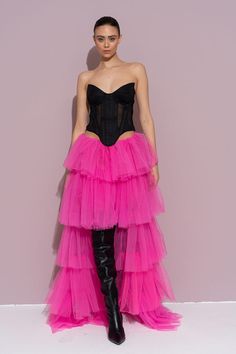 Look dreamy in our High Low Tiered Tulle Skirt! With a high-low silhouette, it's the perfect feminine-yet-dramatic piece that'll have you standing out from the crowd.Size Chart（CM）: Standing Out From The Crowd, Tiered Tulle Skirt, Layered Tulle Skirt, Dress Satin, Dress Cover, Mesh Dress, Satin Dresses, Sequin Dress, One Size Fits All