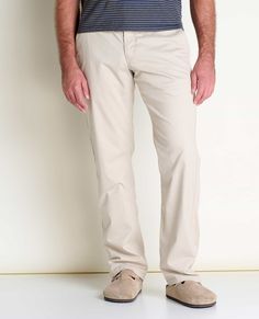 A relaxed fit for a relaxed dude who craves style but not sloppiness. Super soft, organic cotton-made twill will make ya feel good inside and out. All Work And No Play, Toad, Mens Bottom, Twine, More Fun, Mens Pants, Feel Good, Organic Cotton, Relaxed Fit