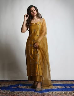 Lehanga Idea, Salwars Design, Haldi Dresses, Silk Kurtis, Kurtis Design, Stylish Kurtis, Ethnic Dresses, Clothing Wishlist