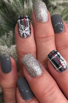 January Nail Designs Dip Powder, Fall Winter Nails Acrylic, Holiday Nails Pedicure, Plaid Gel Nail Designs, Finger Nail Designs For Winter, Xmas Party Nails, Fun Nail Colors Winter, Plaid Fingernail Designs, Nail Design Holiday