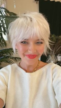 Kort Bob, Short White Hair, Girl Mullet, Mullet Hairstyle Women, Wella Hair, Messy Short Hair, Edgy Short Hair, Sassy Hair, Hairstyle Women