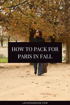 Woman walking through garden wearing jeans, blazer, boots in Paris. Packing For Paris In November, Paris Outfits For October, Paris Packing List Fall, Paris Fall Outfits Travel, Paris In Fall Outfits, Pack For Paris In Fall, Fall Weekend Packing, Paris Tourist Outfit